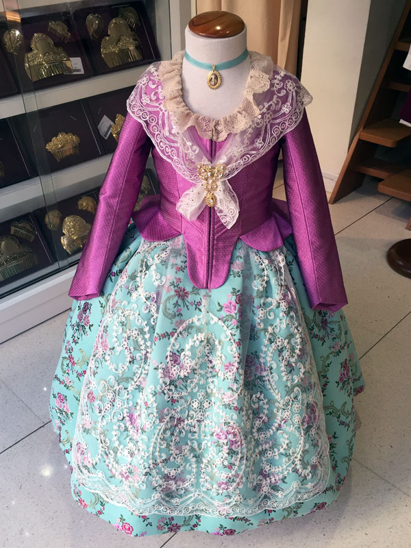 Traje niña